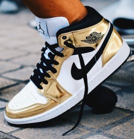 De Air Jordan 1 Mid dropt binnenkort in een Metallic Gold colorway