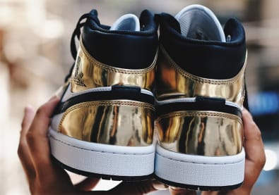 De Air Jordan 1 Mid dropt binnenkort in een Metallic Gold colorway