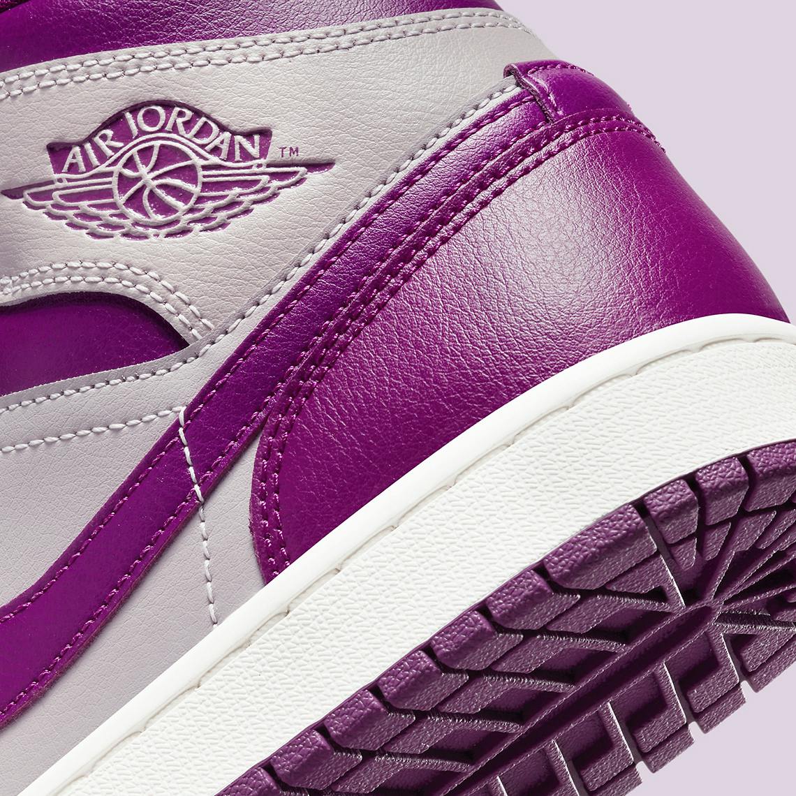 air jordan 1 mid wmns magenta