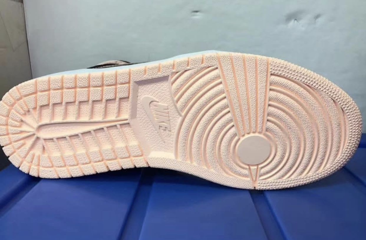 Jordan dropt in April deze heerlijke Air Jordan 1 Retro High OG "Crimson Tint"