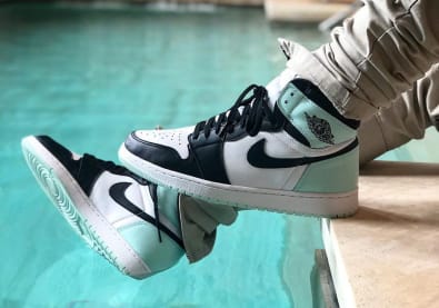 Air Jordan 1 Retro High OG Igloo