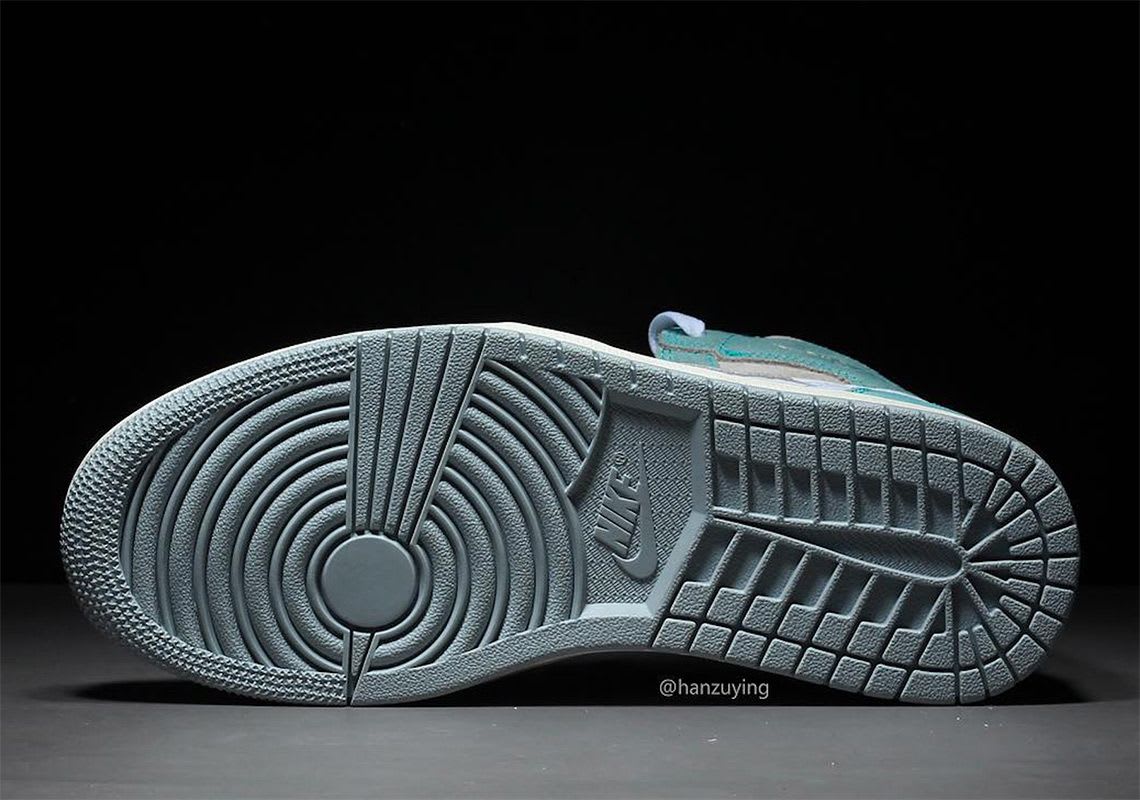 Incoming Heat: Air Jordan 1 Retro High OG "Turbo Green"