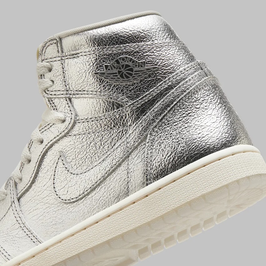 Air Jordan 1 Retro High OG Wmns Chrome Foto 6