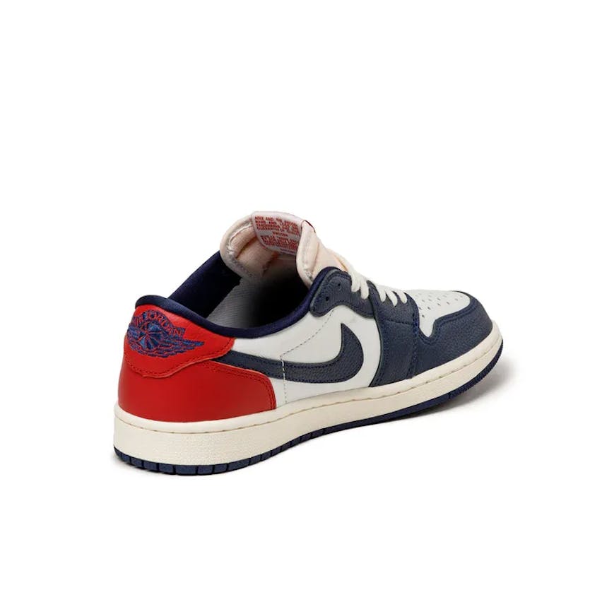 Air Jordan 1 Retro Low OG Howard University Foto 2