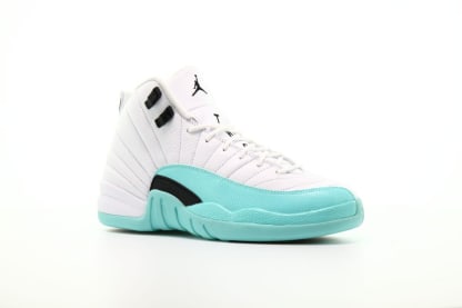 De Air Jordan 12 GS Light Aqua Dropt Dit Weekend!