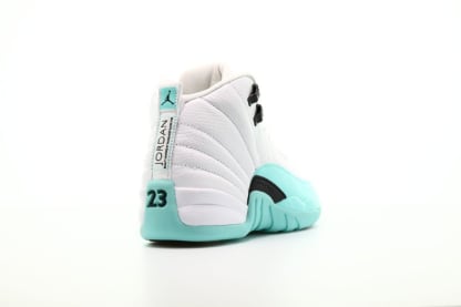 De Air Jordan 12 GS Light Aqua Dropt Dit Weekend!