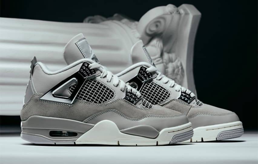 Air Jordan 4 Retro Wmns Frozen Moments