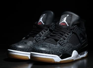 De Air Jordan 4 SE "Black Gum" dropt volgende maand