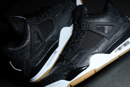 De Air Jordan 4 SE "Black Gum" dropt volgende maand