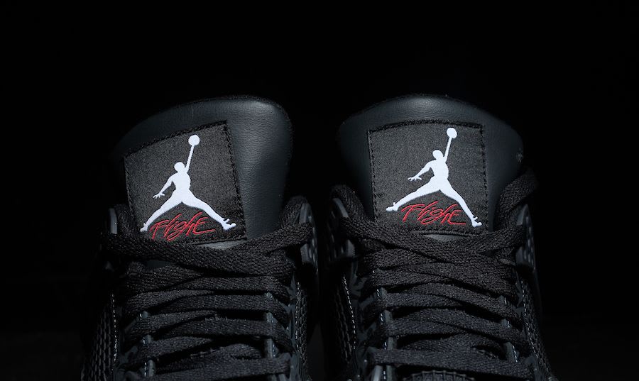 De Air Jordan 4 SE "Black Gum" dropt volgende maand