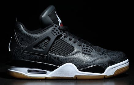 De Air Jordan 4 SE "Black Gum" dropt volgende maand