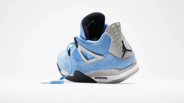 Air Jordan 4 University Blue Foto 4