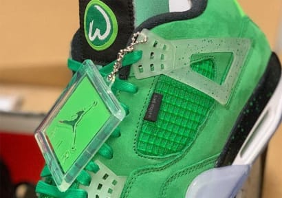 Mark Wahlberg onthult de Air Jordan 4 "Wahlburgers" PE