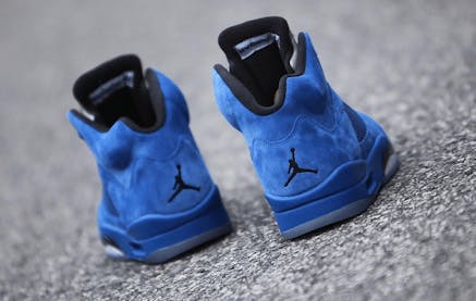 Morgen is de release van de Air Jordan 5 Blue Suede 