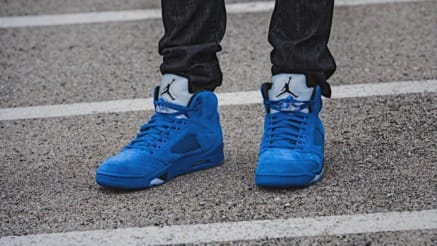 Morgen is de release van de Air Jordan 5 Blue Suede 