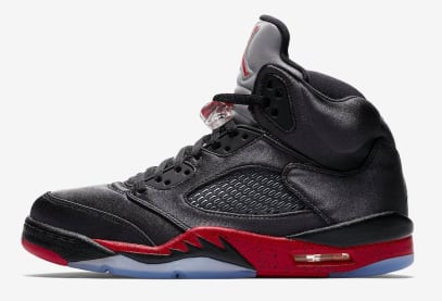 Officiële Foto's Van De Air Jordan 5 Satin Bred