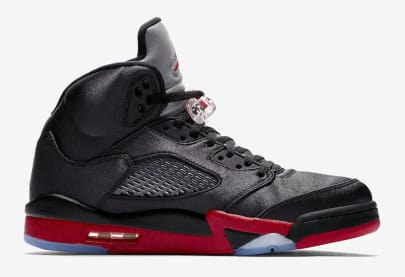 Officiële Foto's Van De Air Jordan 5 Satin Bred