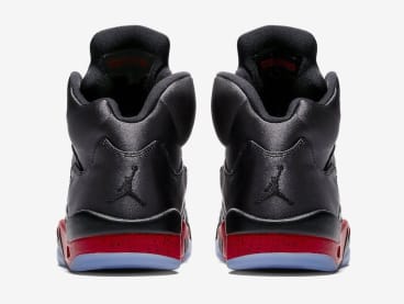 Officiële Foto's Van De Air Jordan 5 Satin Bred