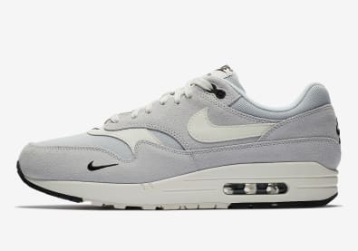 De Mini-Swoosh Maakt Zijn Comeback Op De Air Max 1