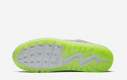 Nike voorziet de Air Max 90 van een prachtige geschubde bovenkant