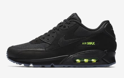 Nike dropt binnenkort deze KAWS-achtige Air Max 90