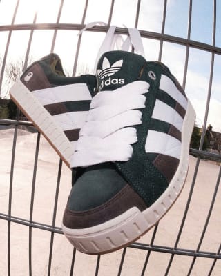 BAPE x Adidas Lawsuit sneaker foto 3