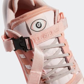 Bad Bunny en Adidas komen met tweede adidas Forum Low Buckle collab