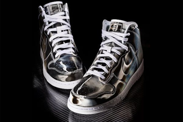 CLOT x Nike Dunk High Metallic Silver Foto 2