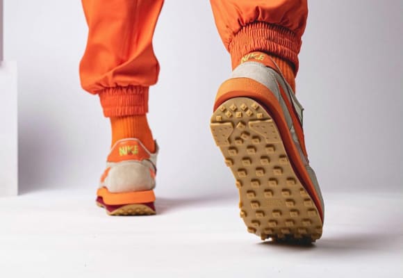 CLOT x sacai x Nike LD Waffle Orange Blaze foto 14