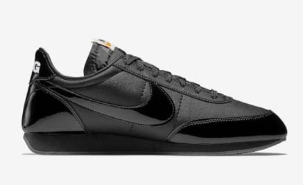 De COMME des GARÇONS Black x Nike Night Track Komt Eraan