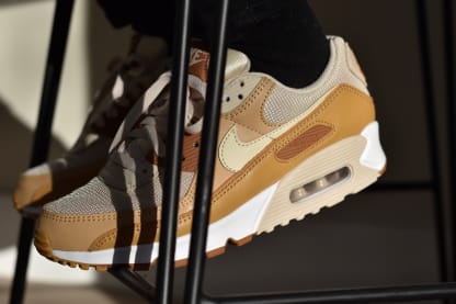 De Nike Air Max 90 "Caramel" is helemaal herfst en winter proof