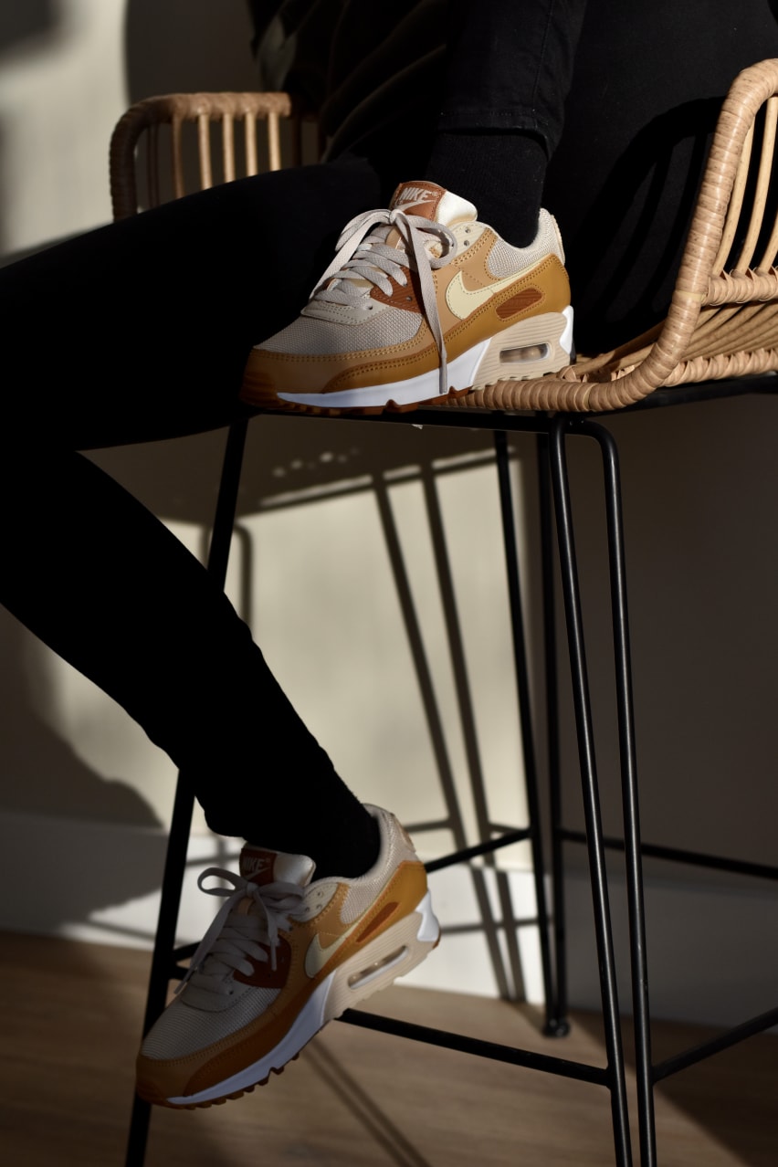 De Nike Air Max 90 "Caramel" is helemaal herfst en winter proof