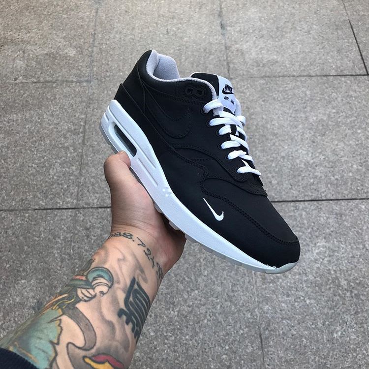 dover street market air max