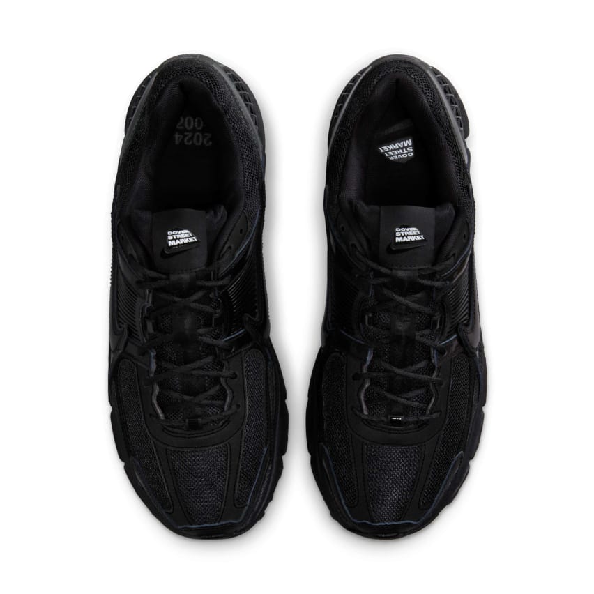 Dover Street Market x Nike Zoom Vomero 5 Triple Black Foto 5