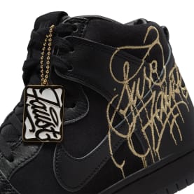 Faust x Nike SB Dunk High Pro QS Black and Metallic Gold Foto 7