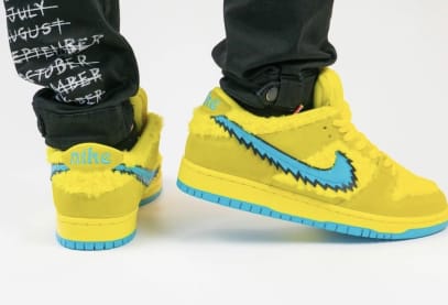 Betere foto's van de Grateful Dead x Nike SB Dunk Low Yellow Bear