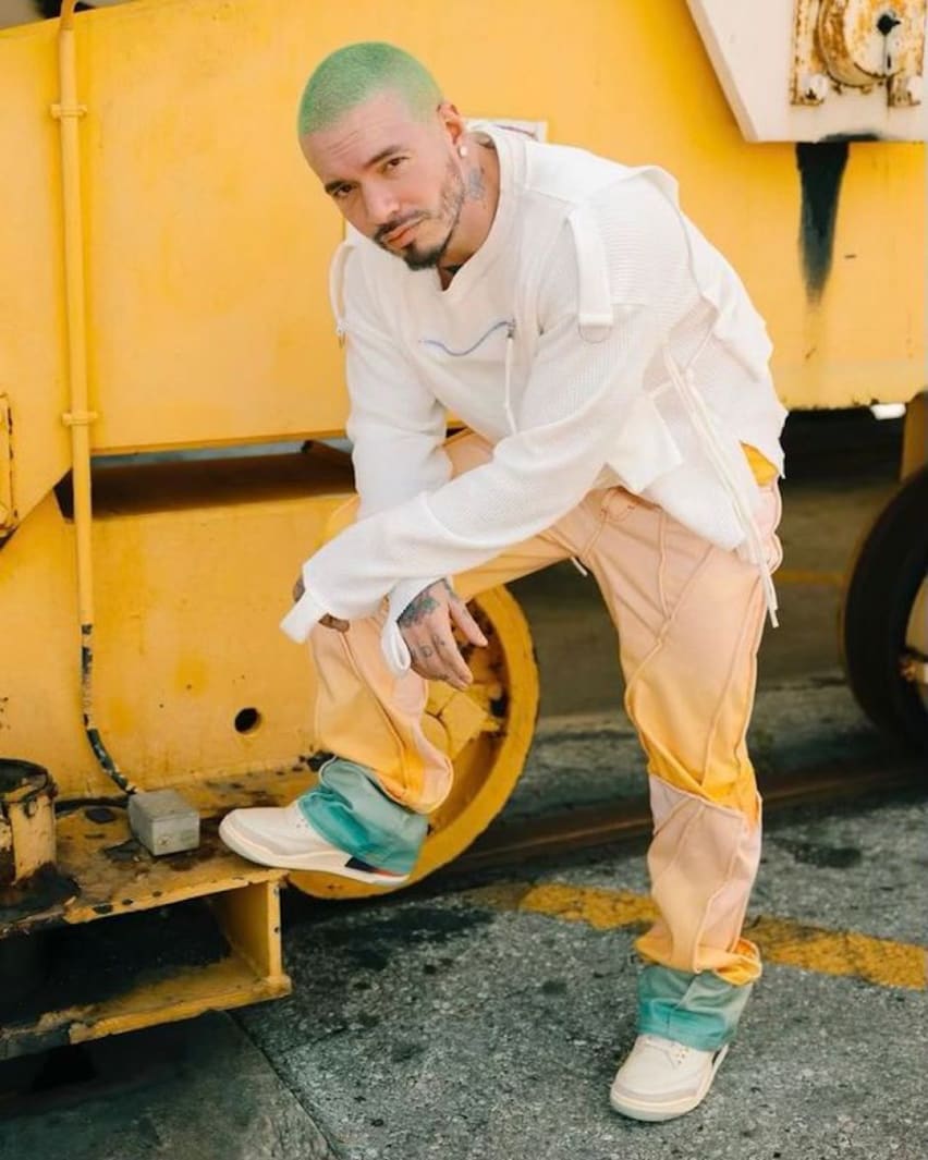 J Balvin x Air Jordan 3 Foto 4