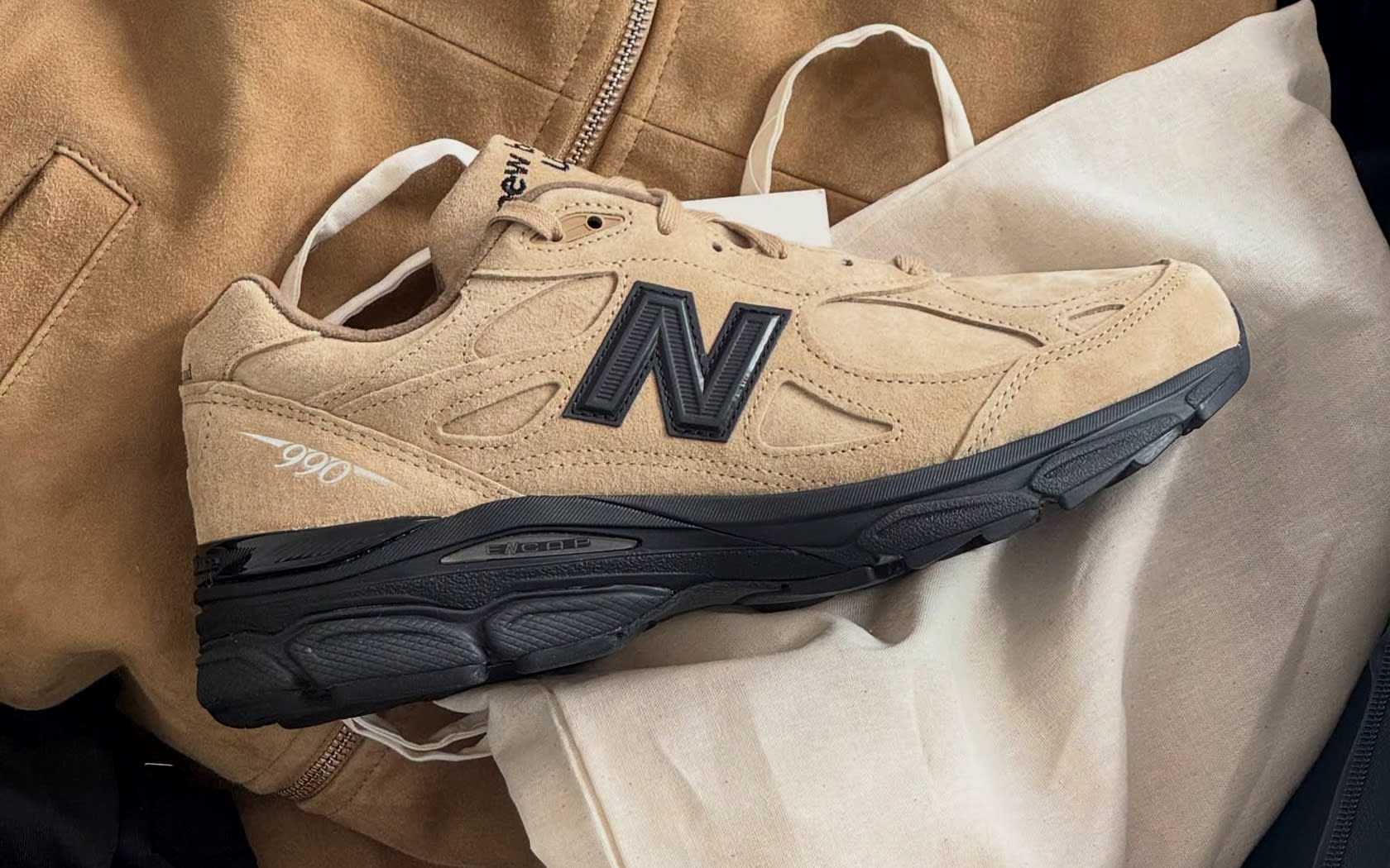JJJJOUND x New Balance Made In USA 990v3 Tan Suede Foto 9