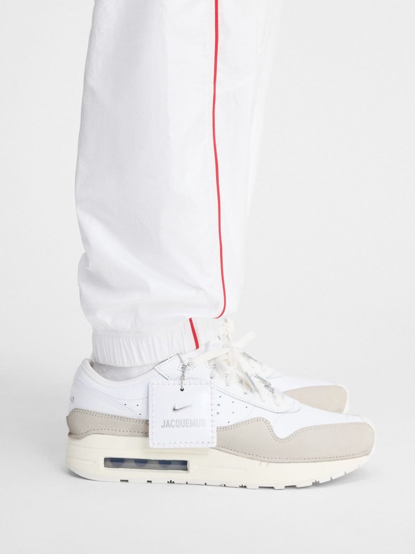 Jacquemus x Nike Air Max 1 86 Summit White Foto 4