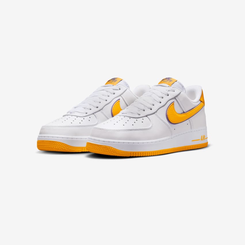 Kobe Bryant x Nike Air Force 1 Low Retro QS Home Foto 2