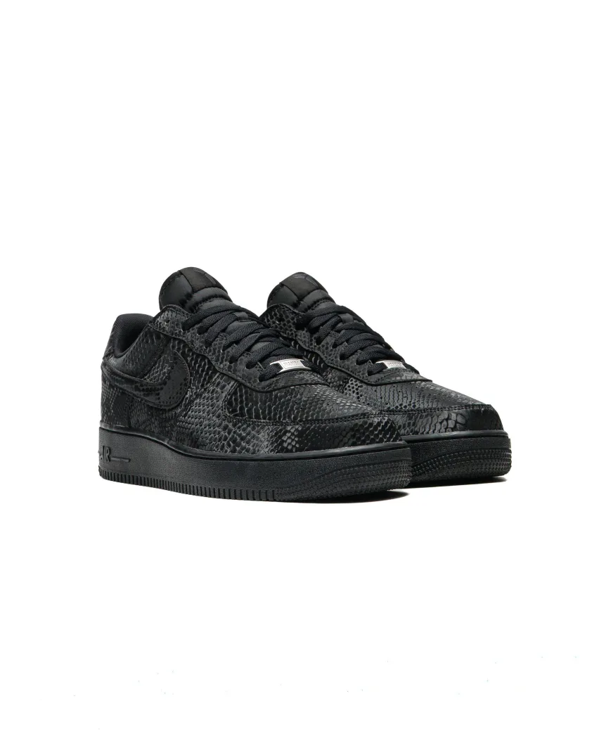 Kobe Bryant x Nike Air Force 1 Low Triple Black FOTO 1