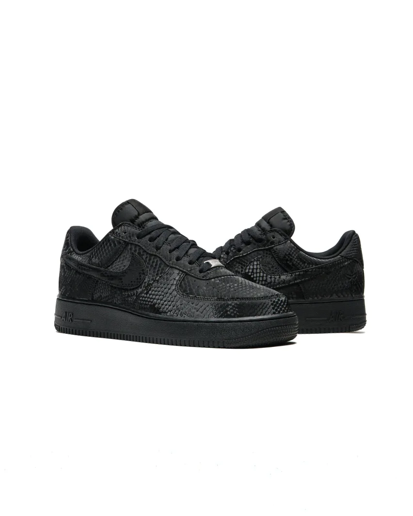 Kobe Bryant x Nike Air Force 1 Low Triple Black FOTO 3