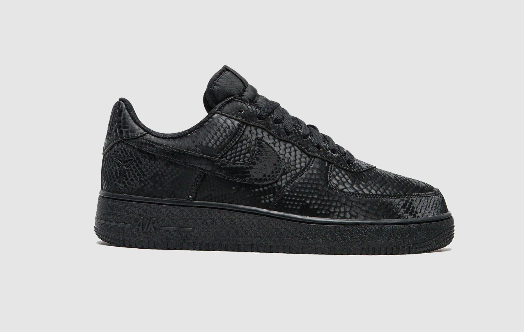 Kobe Bryant x Nike Air Force 1 Low Triple Black