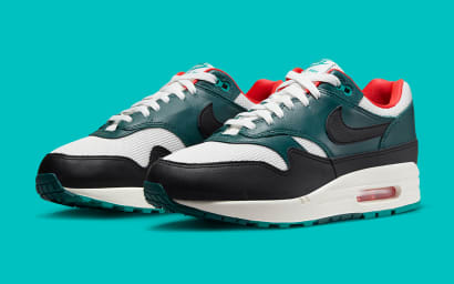 Le Bron x Liverpool x Nike Air Max 1 Foto 1