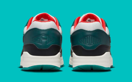 Le Bron x Liverpool x Nike Air Max 1 Foto 5