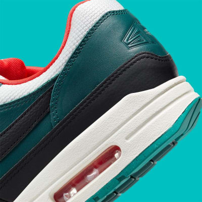 Le Bron x Liverpool x Nike Air Max 1 Foto 8