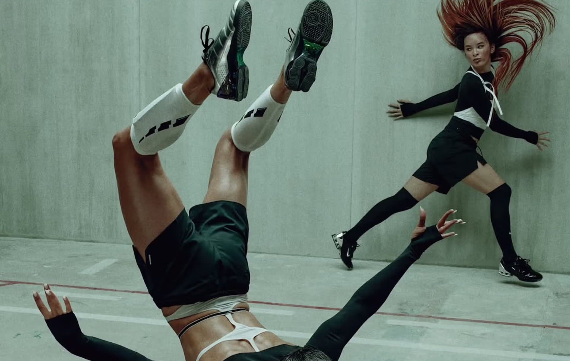 MAHA x Nike Total 90 Shox Magia SP Black Metallic Silver FOTO 1