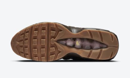 Ook de Nike Air Max 95 krijgt een Velvet Brown colorway inclusief een Cubaanse schakelarmband