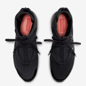 De Nike Fear Of God 1 "Triple Black" staat op het punt van droppen