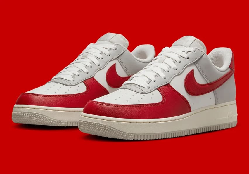 Nike Air Force 1 07 LV8 Red Toe Foto 1